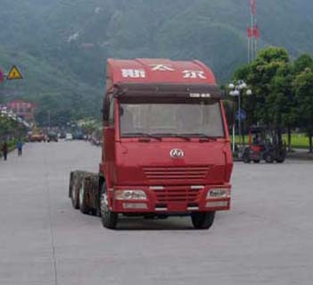 上汽紅巖 斯太爾 336馬力 6×4 牽引車 CQ4254XPWG324