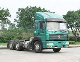 紅巖 新大康重卡 375馬力 6×4 牽引車(CQ4254TTWG324)