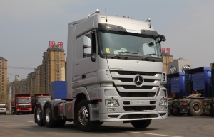 奔馳 Actros重卡 460馬力 6×2 牽引車(型號2646)