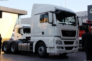 曼/Man TGX系列重卡 440馬力 6×4 牽引車(型號(hào):曼26.440)