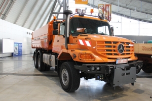 奔馳 Zetros重卡 326馬力 6×6 欄板載貨車(型號:2733A)