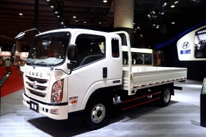 四川現(xiàn)代 瑞越 100馬力 排半欄板輕卡(CNJ1040ZP33M)