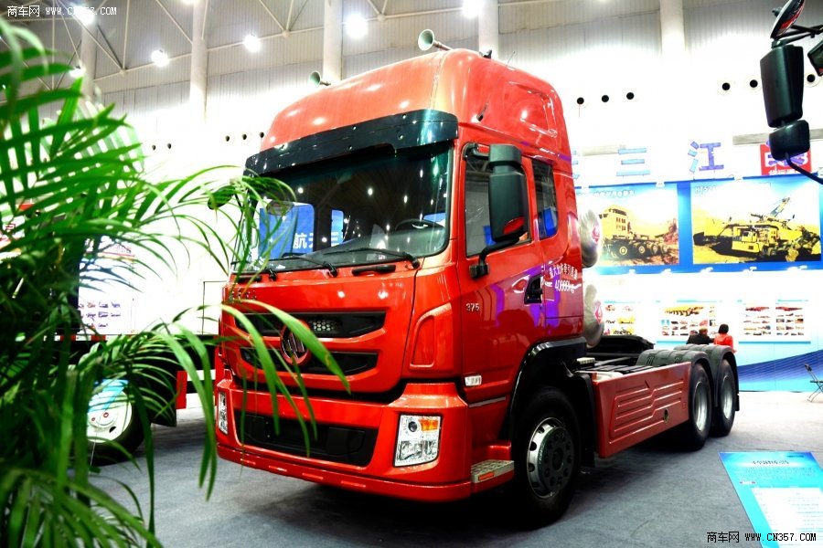三江航天 萬山重卡 380馬力 6×4 牽引車(WS4250B)