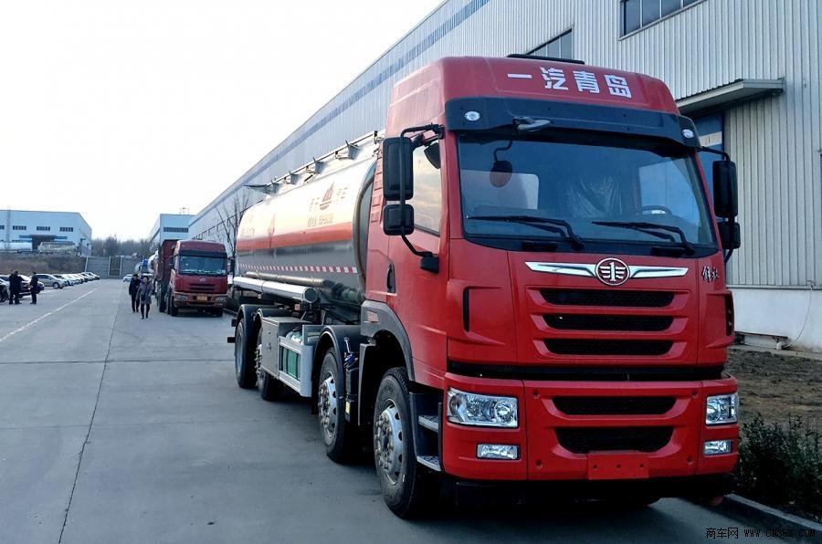 泰開汽車 岱陽 260馬力 8×2 運(yùn)油車(TAG5311GYY)