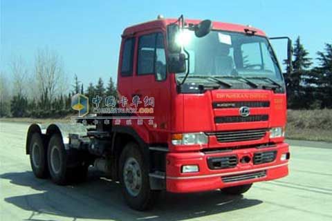 東風日產(chǎn)柴 459系列 250馬力 6×4牽引車