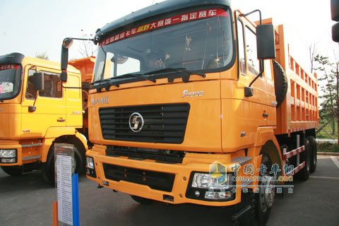 陜汽 德龍重卡 6×4 LNG自卸車 SX3256DR384TL
