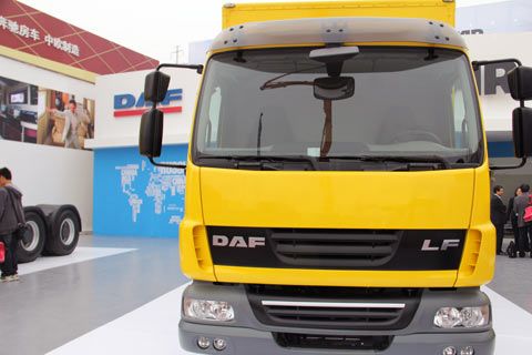 佩卡 達(dá)夫 LF系列中卡 185馬力 4X2 載貨車