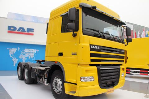 佩卡 達夫 XF系列重卡 462馬力 6X4 牽引車