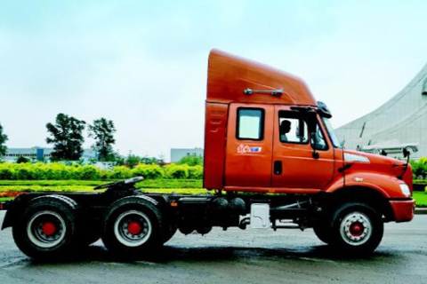 一汽柳特 安捷重卡 6X4 長(zhǎng)頭牽引車