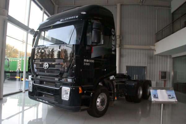 上汽紅巖 杰獅C100 430馬力6X4牽引車