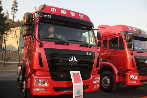 中國(guó)重汽 豪沃J5G 346馬力 6X2 國(guó)四牽引車（469后橋）