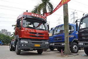 東風(fēng)柳汽 乘龍M7 康明斯350馬力4X2牽引車(chē) 國(guó)四