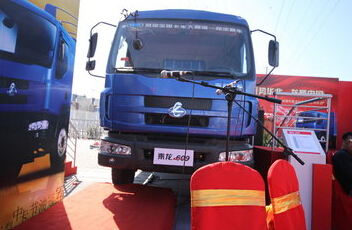 東風(fēng)柳汽 乘龍M31A 玉柴200馬力 國四 6×2倉柵式載貨車