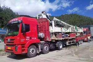 上汽紅巖杰卡 科索9 310馬力國四牽引車