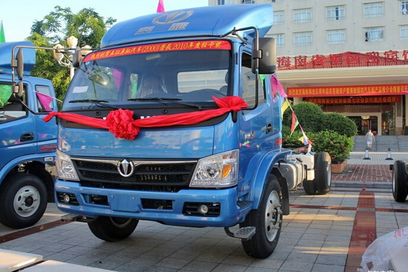 奧馳D3系列 140馬力 4X2 6.16米排半載貨車底盤(FD5166CCYP8K4)