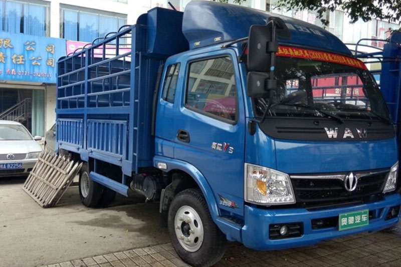 奧馳X3系列 136馬力 3.85米排半倉柵輕卡(FD5046CCYW18K)