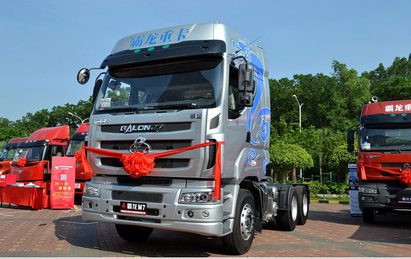 東風(fēng)柳汽 乘龍玉柴M7重卡 400馬力 6X4 牽引車(LZ4251QDCA)