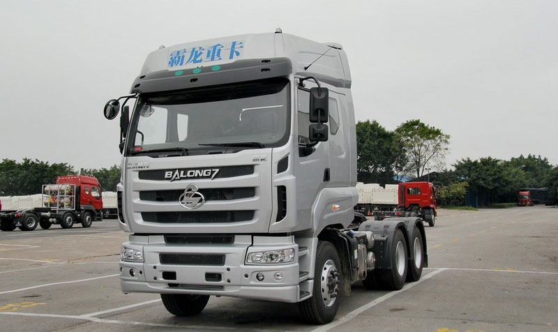 東風(fēng)柳汽 乘龍M7 420馬力 6X4 牽引車(LZ4251QDCA)