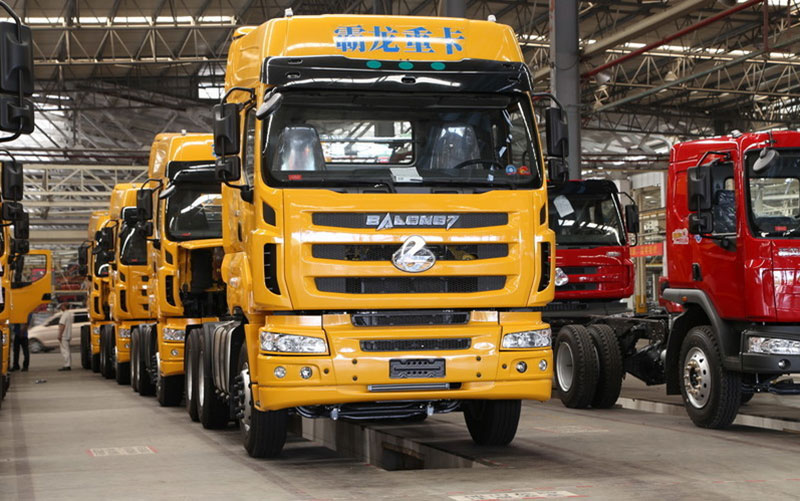 東風(fēng)柳汽 乘龍康明斯M7C重卡 380馬力 6X4 牽引車(黃色)