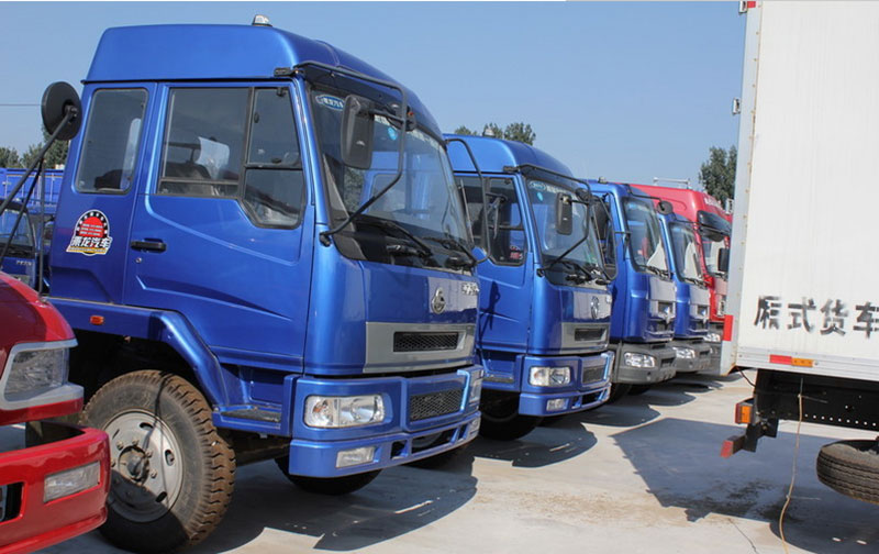 東風(fēng)柳汽 乘龍中卡 340馬力 6X2 牽引車(LZ4241QCA)