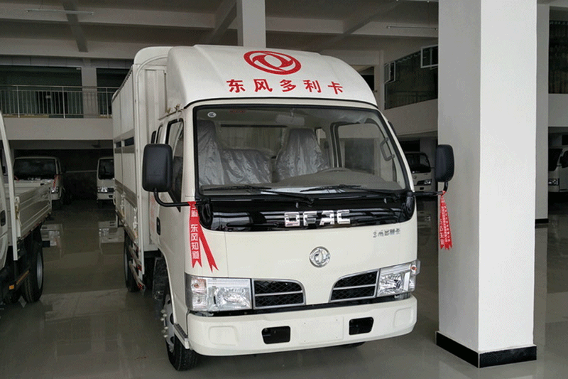 東風(fēng)多利卡D5 102馬力 4X2 3.87米排半倉(cāng)柵式輕卡(DFA5041CCYL35D6A