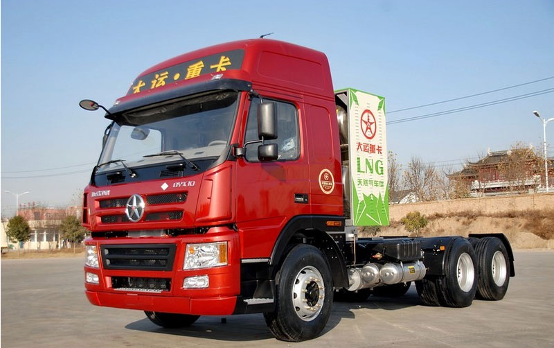 大運(yùn) N8E重卡 350馬力 6X4天然氣牽引車(CGC4253WN4XC)