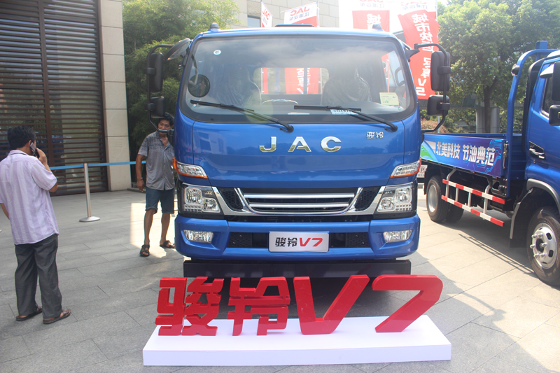 江淮 駿鈴V7 154馬力 4X2排半欄板輕卡（福田康明斯3.8L動(dòng)力）