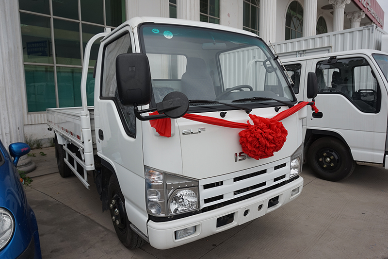 慶鈴五十鈴汽車 100P長(zhǎng)單欄板（4.275米貨箱） 98馬力