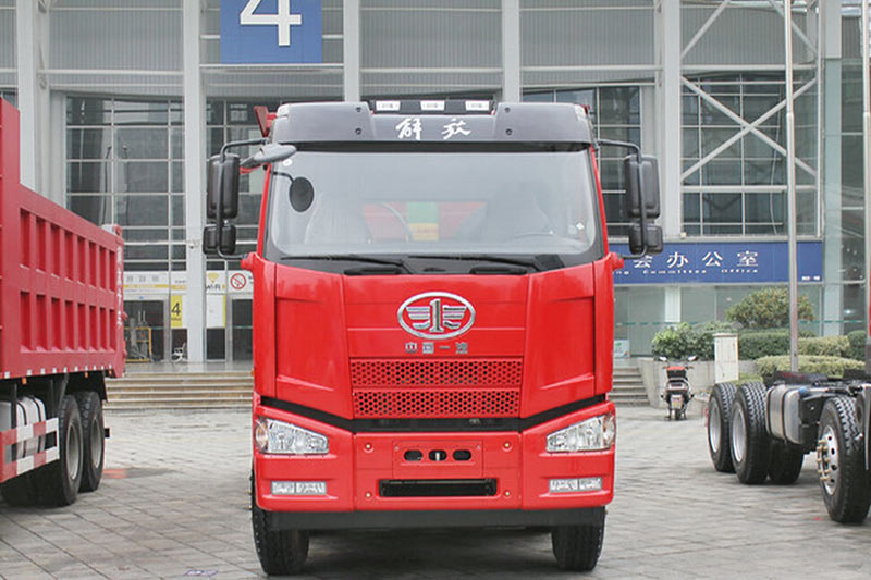 一汽解放 J6P準(zhǔn)重卡 280馬力 8X4自卸車(CA3310P63K2L1T4E4)