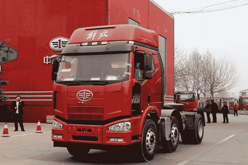 一汽解放 J6M準重卡 350馬力 6X2牽引車(CA4220P63K2T3A2E4)