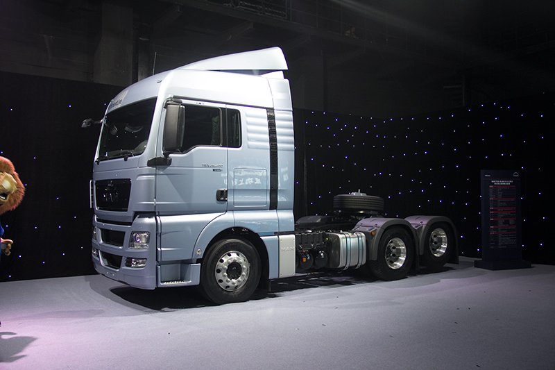 德國曼恩 MAN TGX 28.480 6×2-2 BLS牽引車