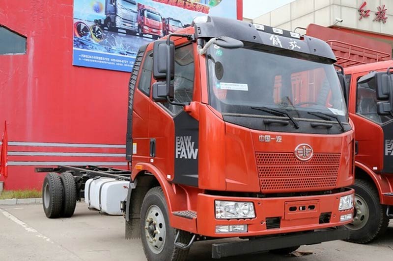 一汽解放 J6L中卡 180馬力 4X2 欄板載貨車底盤(CA1160P62K1L3A2E4)