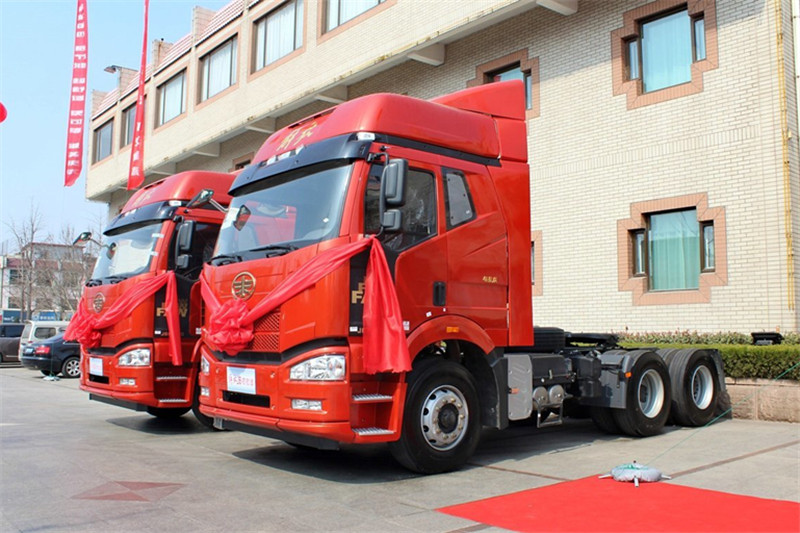 一汽解放 J6P重卡 領(lǐng)航版 460馬力 6X4 國四牽引車(CA4250P66K24T1A1E4)