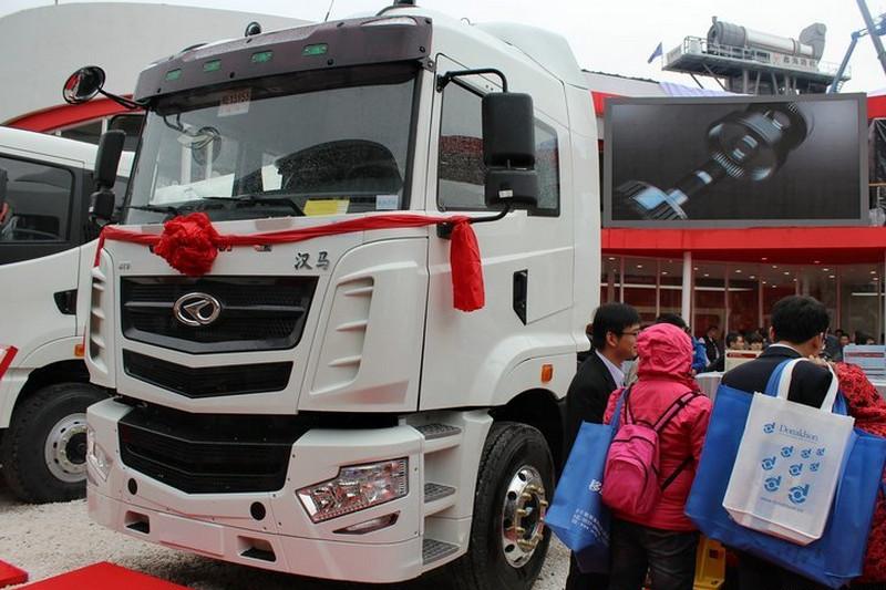 華菱 漢馬重卡 375馬力 4X2 國(guó)四牽引車(HN4182A31C4M4)