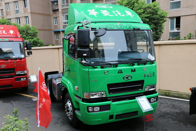 華菱之星 準(zhǔn)重卡 245馬力 4X2 國(guó)五(HN4180C34C4M5)