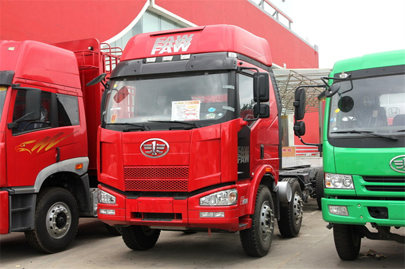 一汽解放 J6P重卡 輕量化版 310馬力 8X4 9.4米 國(guó)四倉(cāng)柵式載貨車(CA5310CCYP66K2L7T4E4)