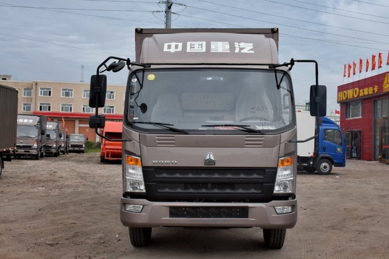 中國(guó)重汽HOWO 統(tǒng)帥 141馬力 3.8米 4X2 國(guó)五排半廂式輕卡(ZZ5047XXYF341CE145)