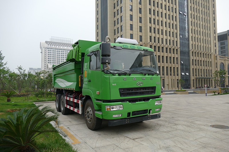 華菱 重卡 345馬力6×4 5.6米自卸車