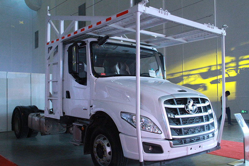 東風(fēng)柳汽 乘龍T5 280馬力 轎運(yùn)車(chē)