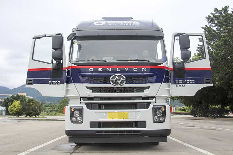 上汽紅巖 杰獅M500 430馬力 6X2R 國(guó)五中置軸貨運(yùn)列車(chē)