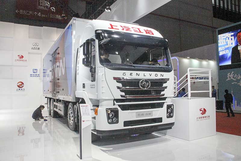 上汽紅巖 杰獅C500 450馬力 8X4 中置軸貨運(yùn)列車