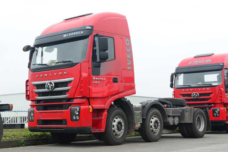 上汽紅巖 杰獅C500重卡 標(biāo)載版 450馬力（11L機(jī)） 6×2牽引車