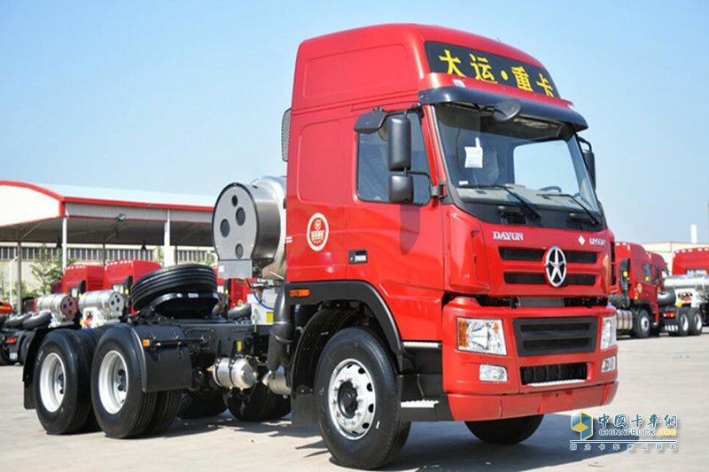 大運(yùn) 新N8E重卡 420馬力 6X4 LNG牽引車(CGC4253N53CA)