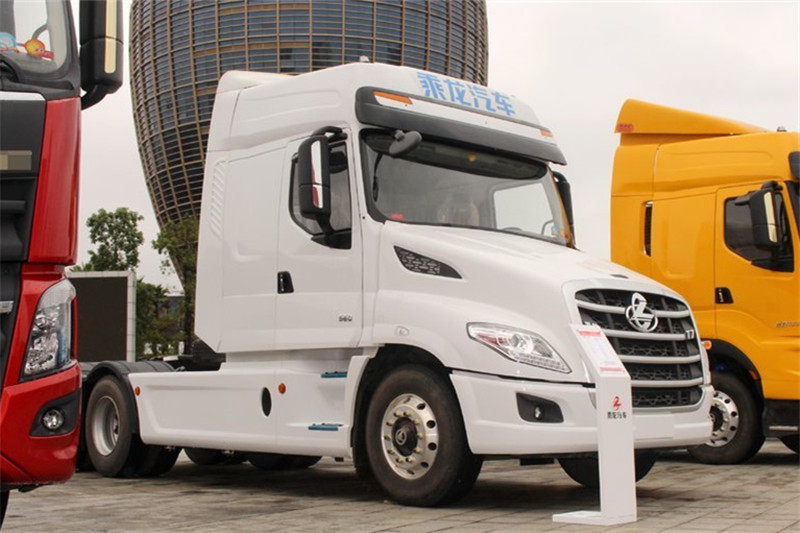 東風(fēng)柳汽 乘龍T7重卡 550馬力 6X4 國(guó)五長(zhǎng)頭牽引車(chē)(16擋)(LZ4251T7DB)