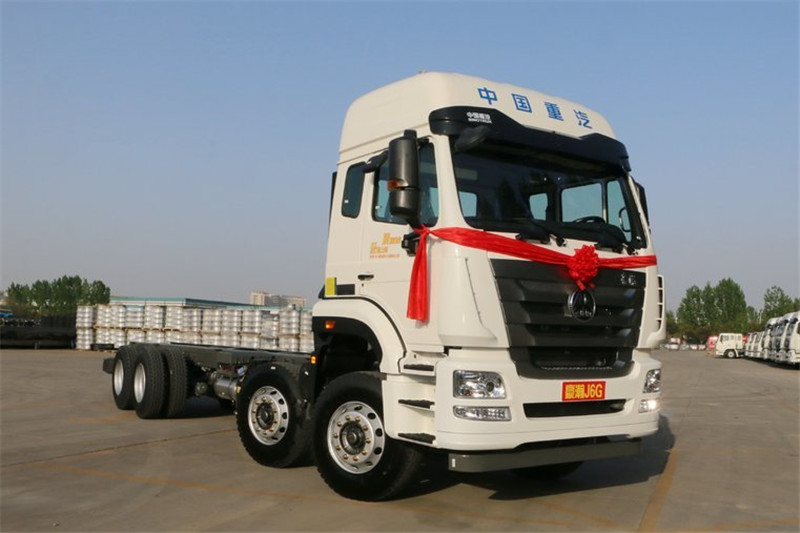 中國(guó)重汽 豪瀚J6G重卡 380馬力 8X4 國(guó)五9.5米欄板載貨車(ZZ1315N466WE1)