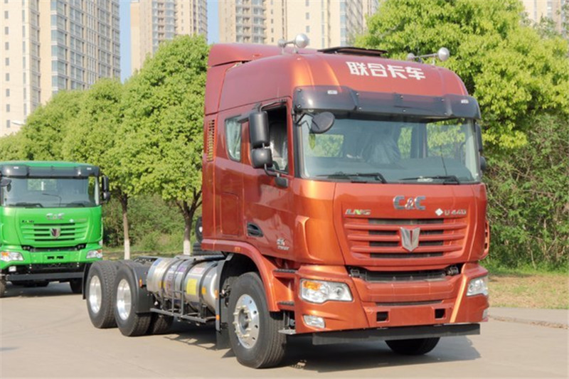 聯(lián)合卡車 U440重卡 440馬力 6X4 國(guó)五LNG牽引車(速比3.7)(QCC4252N654-1)