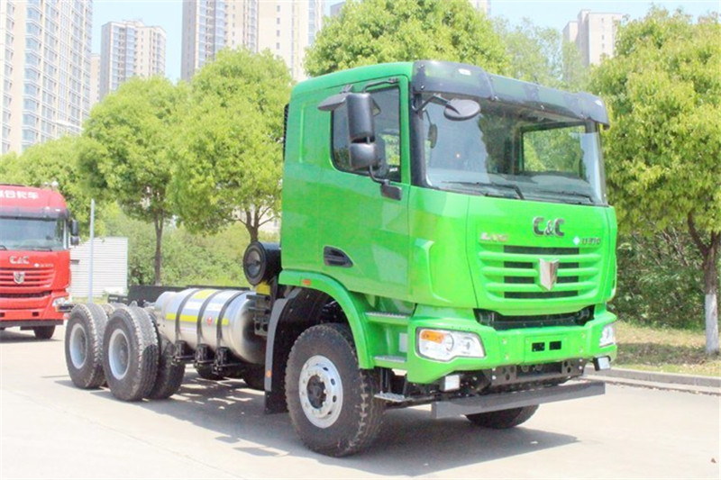 聯(lián)合卡車(chē) U370重卡 370馬力 6X4 國(guó)五LNG牽引車(chē)(QCC4252N654)