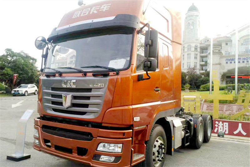 聯(lián)合卡車(chē) E420重卡 420馬力 6X4 國(guó)五牽引車(chē)(QCC4252D654-4)