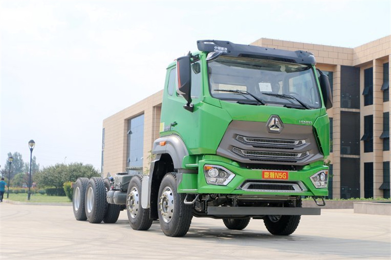 中國(guó)重汽 豪瀚N5G重卡 310馬力 國(guó)五 8X4自卸車底盤(ZZ3315N3063E1)