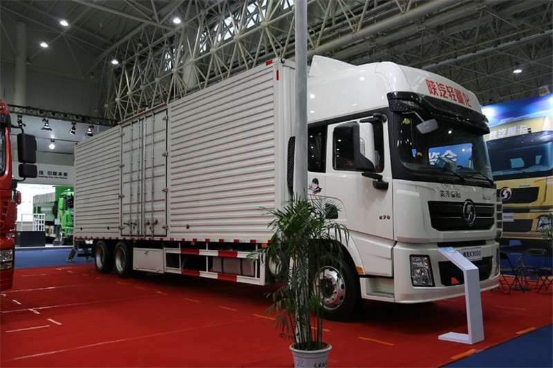 陜汽重卡 德龍X3000 270馬力 6X2 國五9.55米廂式載貨車(SX5200XXYXA)